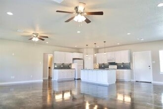 2482 N Trinity St in Decatur, TX - Building Photo - Building Photo