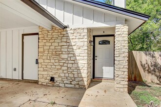 902 King Albert St in Austin, TX - Building Photo - Building Photo