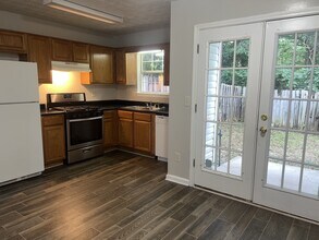 2352 Wellington Cir in Lithonia, GA - Building Photo - Building Photo