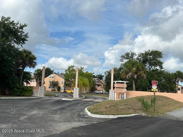 2087 Hidden Grove Ln in Merritt Island, FL - Foto de edificio - Building Photo