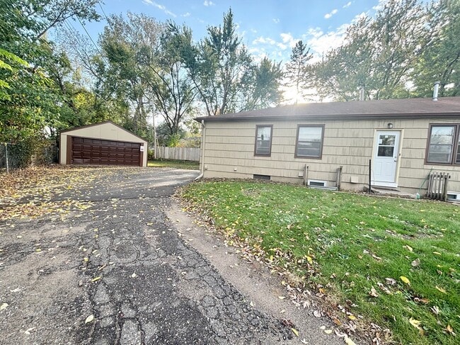 2837 Virginia Ave S in Minneapolis, MN - Building Photo - Building Photo