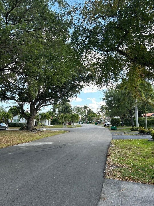 3890 NW 79th Ave in Coral Springs, FL - Building Photo