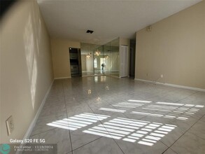 11142 Royal Palm Blvd in Coral Springs, FL - Building Photo - Building Photo