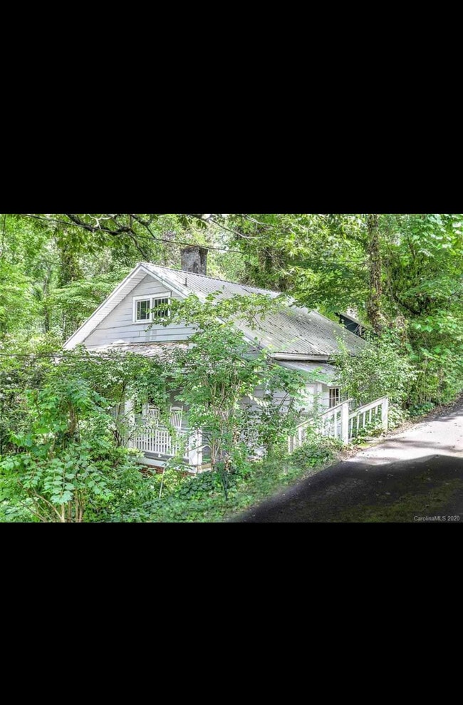 173 Forest Hill Dr in Asheville, NC - Foto de edificio - Building Photo