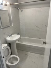 325 Melvin Ave in Hamilton, ON - Building Photo - Building Photo
