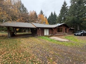30365 NE Trails End Ln in Newberg, OR - Building Photo - Building Photo