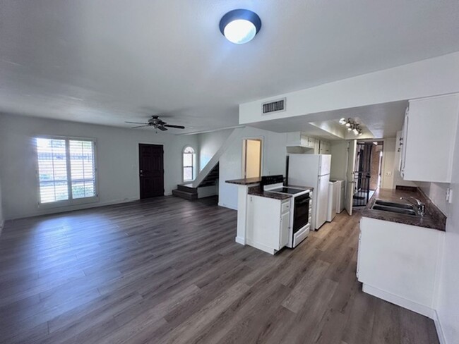 1119 E North Ln in Phoenix, AZ - Foto de edificio - Building Photo
