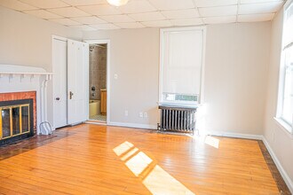51 Cedar St in Manchester, CT - Foto de edificio - Building Photo