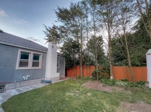 109 L St in Elmont, NY - Building Photo - Building Photo