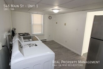 546 Main St in Farmington, NH - Building Photo - Building Photo