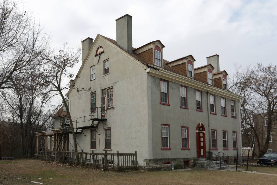 4908 Germantown Ave in Philadelphia, PA - Building Photo