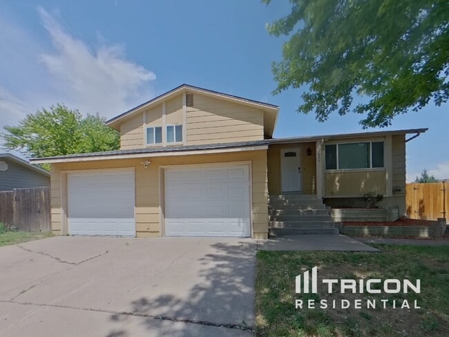 property at 7520 Dove Creek Cir