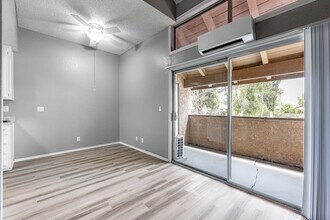 Rollingwood in West Covina, CA - Building Photo - Interior Photo