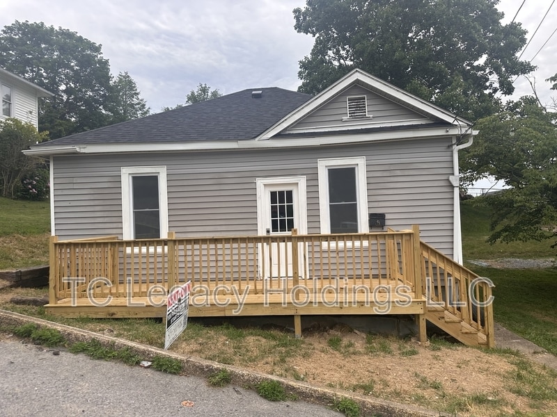 614 Hart St in Clarksburg, WV - Building Photo
