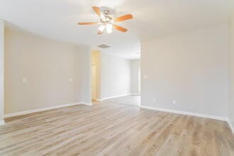 2533 Friendly Trail in Raleigh, NC - Foto de edificio - Building Photo