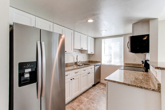 17093 E Tennessee Dr, Unit 104 in Aurora, CO - Building Photo - Building Photo