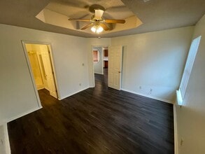 2004 N Hills Blvd in Van Buren, AR - Building Photo - Building Photo