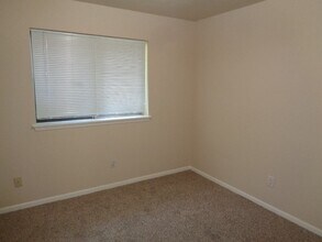 6611 Grove Field Ln in Houston, TX - Building Photo - Building Photo