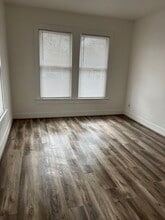 304 W Chauncy St in Brenham, TX - Building Photo - Building Photo