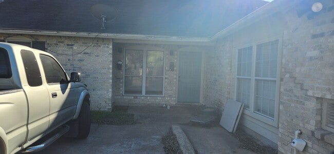 1005 W Martin Luther King Jr Blvd in Austin, TX - Building Photo - Building Photo