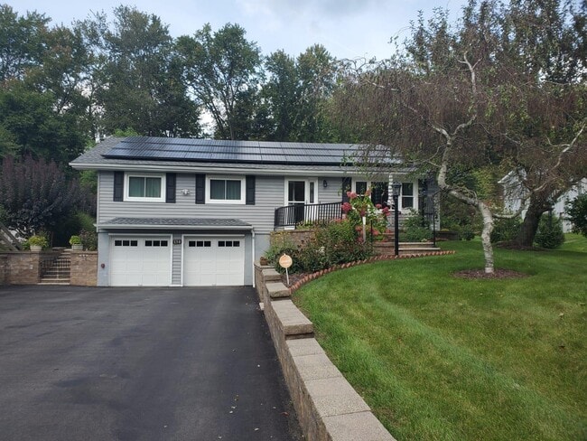134 Quaker Hill Rd in Monroe, NY - Building Photo - Building Photo