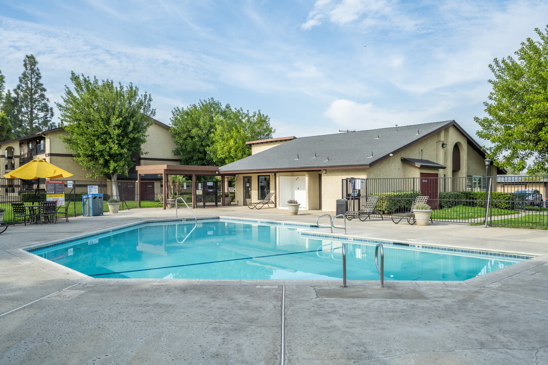 Laurel Heights Apartments in Riverside, CA - Foto de edificio