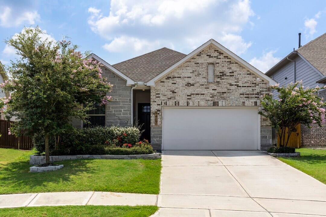 9407 Oakheath Canyon Ct in Tomball, TX - Building Photo