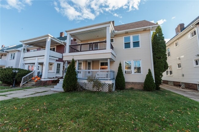 2035 Chesterland Ave