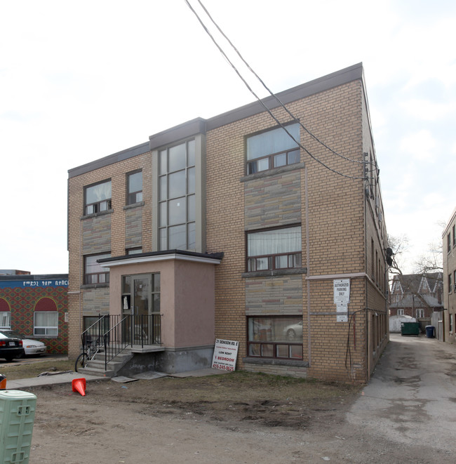 21 Denison Rd E in Toronto, ON - Building Photo - Building Photo