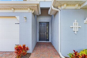 425 Coral Reef Pl in Cape Coral, FL - Building Photo - Building Photo