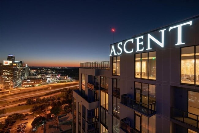 1400 W Peachtree St NW