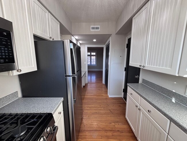 7556 Byron Pl in Clayton, MO - Building Photo - Building Photo