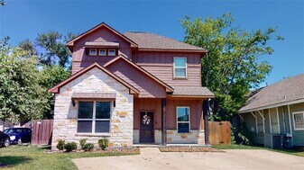 105 Luther St in College Station, TX - Building Photo