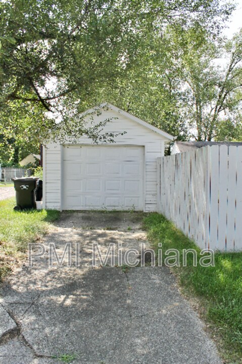 1622 Wilber St in South Bend, IN - Building Photo