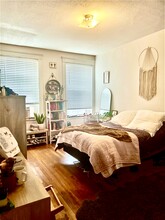 1675 Beacon St, Unit 4 in Brookline, MA - Building Photo - Building Photo