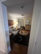 57 Cedar St, Unit 6 in Cambridge, MA - Foto de edificio - Building Photo