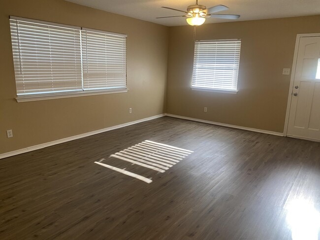 1661 Princess Helen Rd W in Mobile, AL - Building Photo - Building Photo
