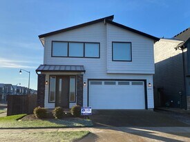 1670 37th Pl in Forest Grove, OR - Building Photo