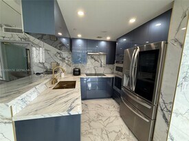 601 NE 23rd St in Miami, FL - Building Photo