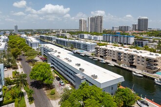 3849 NE 169th St in Miami, FL - Building Photo - Building Photo