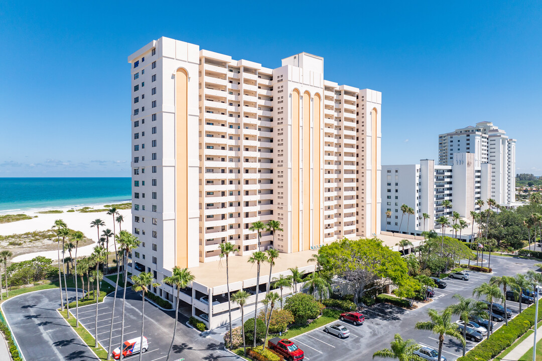 Harbour Light Towers in Clearwater, FL - Building Photo