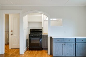 11 Linden St in Salem, MA - Building Photo - Building Photo