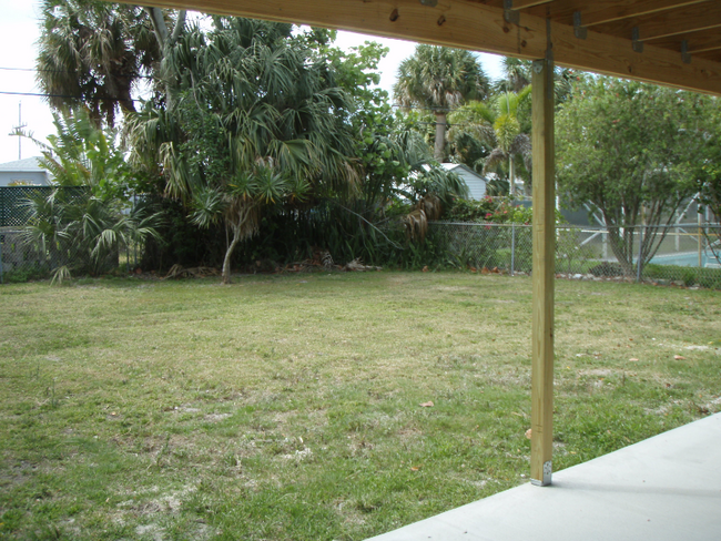 S. Hutchinson Is in Fort Pierce, FL - Building Photo - Building Photo