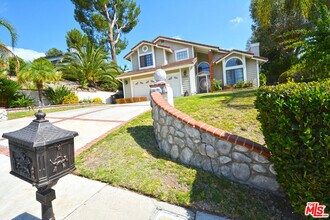 23935 Ingomar St in Los Angeles, CA - Building Photo - Building Photo