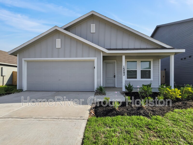 16492 Blossom Grv Dr in Conroe, TX - Building Photo