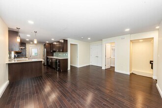 28 Albion St, Unit 1 in Medford, MA - Building Photo - Building Photo