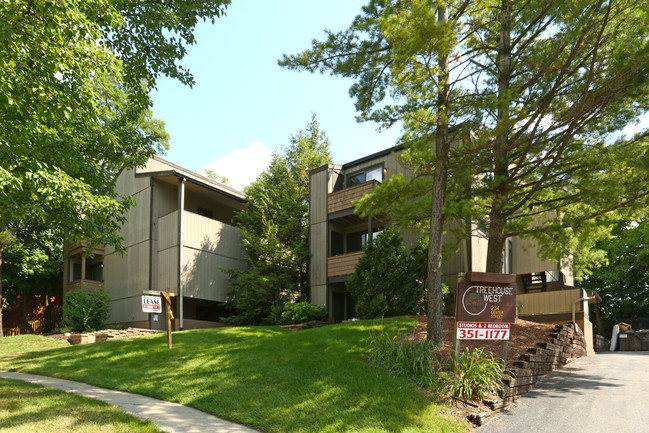 Treehouse West Apartments photo'