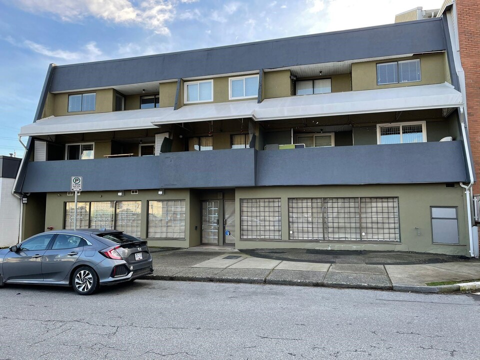 2334-2338 Marpole Av in Port Coquitlam, BC - Building Photo