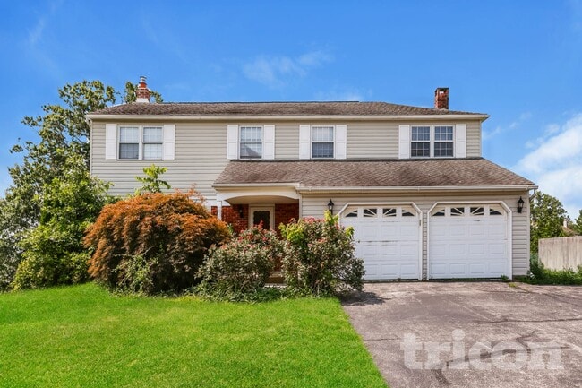 property at 2506 Oakland Dr