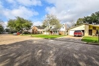 2110 Whiteback Dr photo'